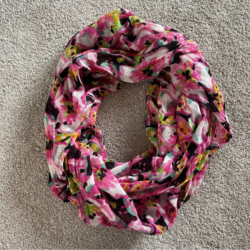 Lilly Pulitzer Riley Infinity Loop Scarf - Picture 3 of 12